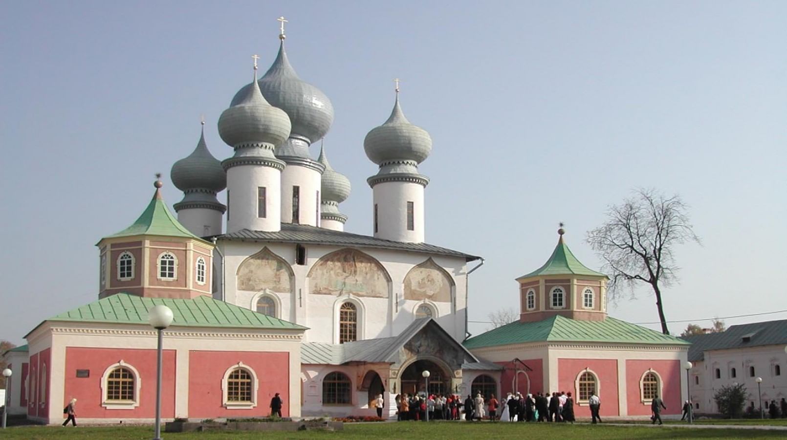 Тихвинский монастырь: история, фотографии, Тихвинская икона.