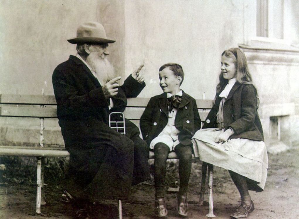 Лев Толстой с детьми. Фото предоставлено Государственным музеем Л.Н. Толстого