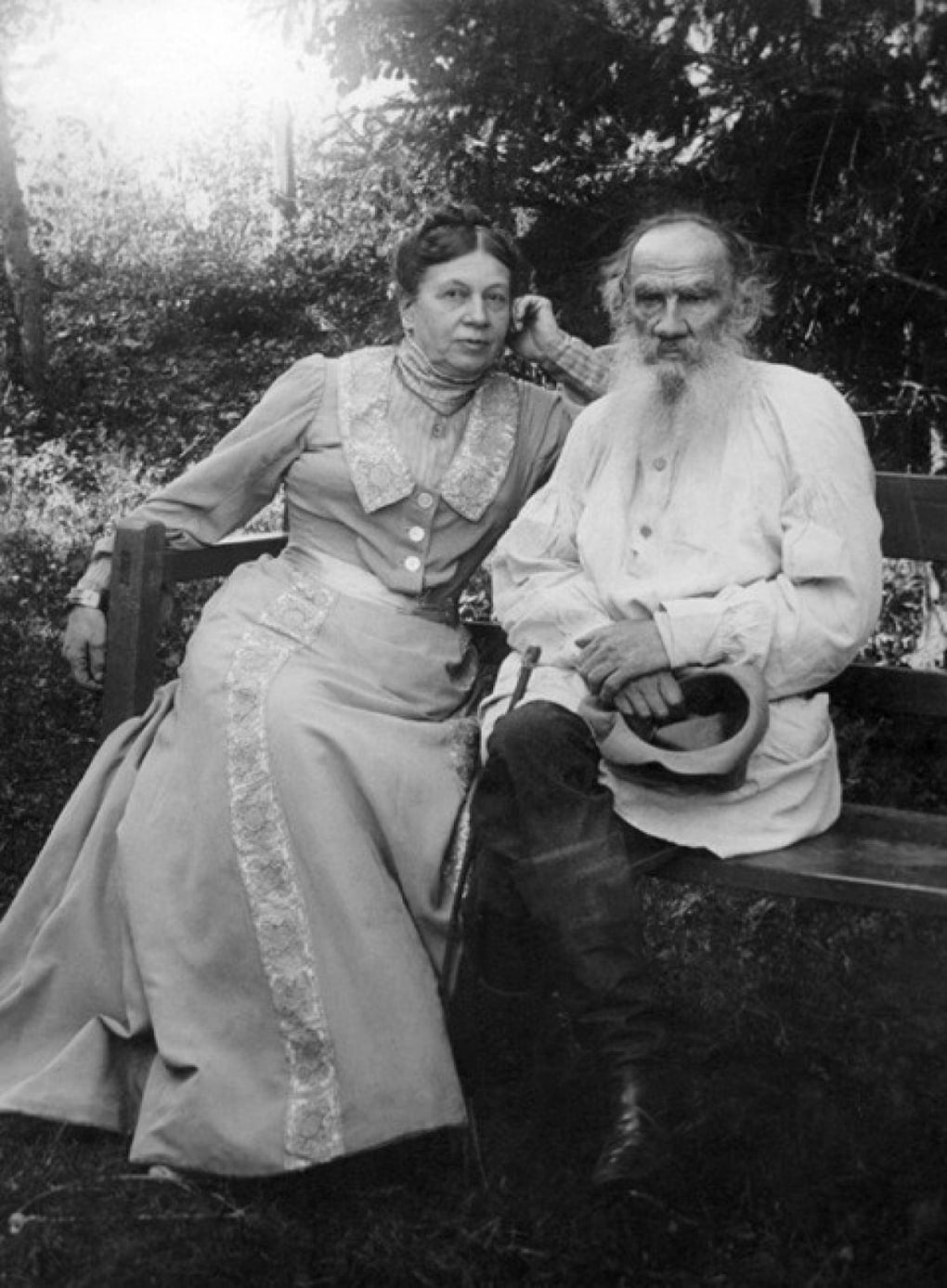 Лев Толстой с женой. Фото предоставлено Государственным музеем Л.Н. Толстого