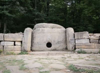 Кавказские дольмены