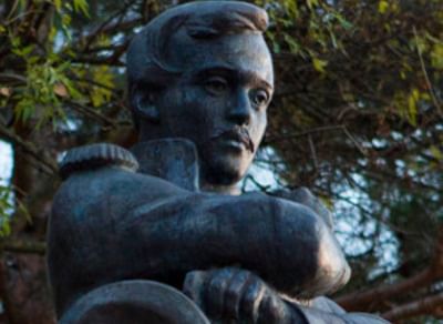 Памятник М.Ю. Лермонтову в Геленджике