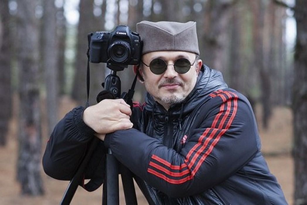 Рассказов фотограф. Кинематографическая девушка. Жена антона земляного фотограф. Рассказов фотограф. Дорогие книги о фотографах.