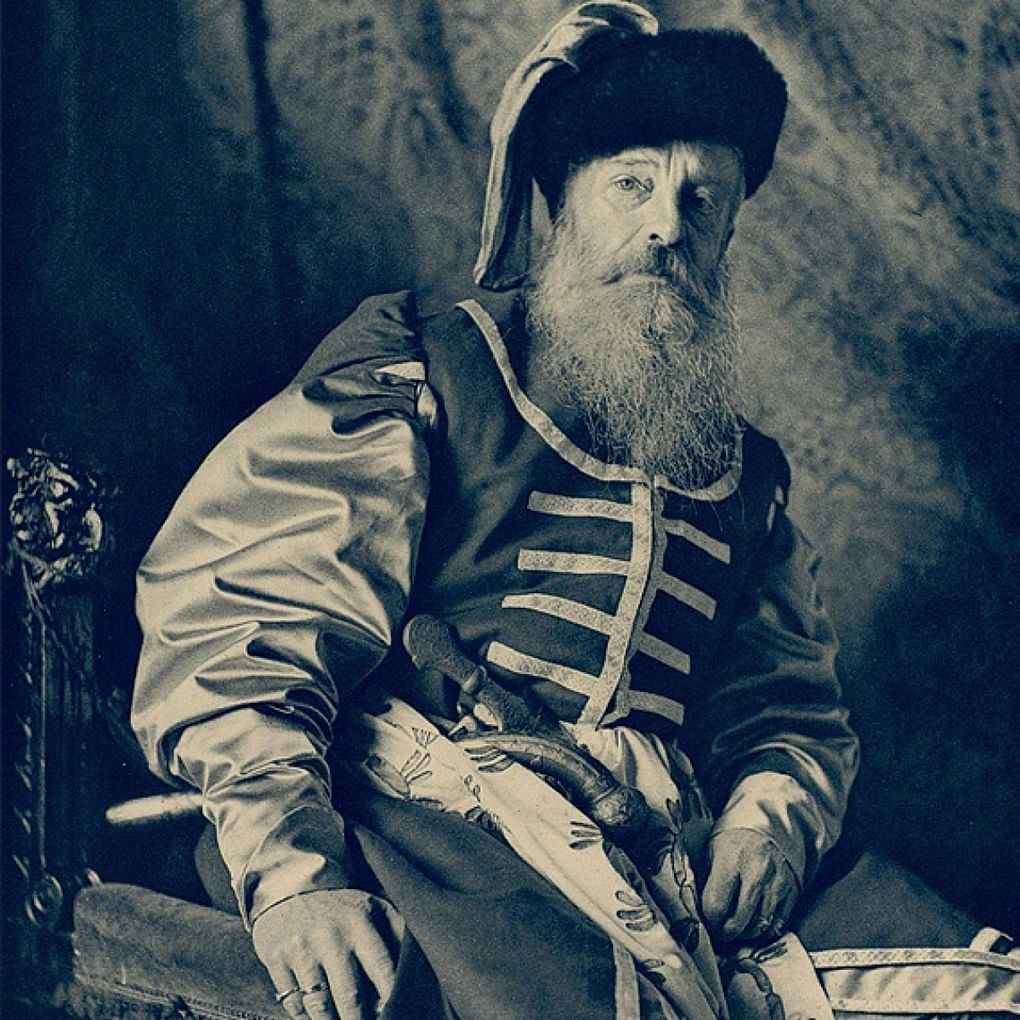 Великий князь Михаил Николаевич в наряде атамана запорожских казаков XVII века на костюмированном балу. 1903.