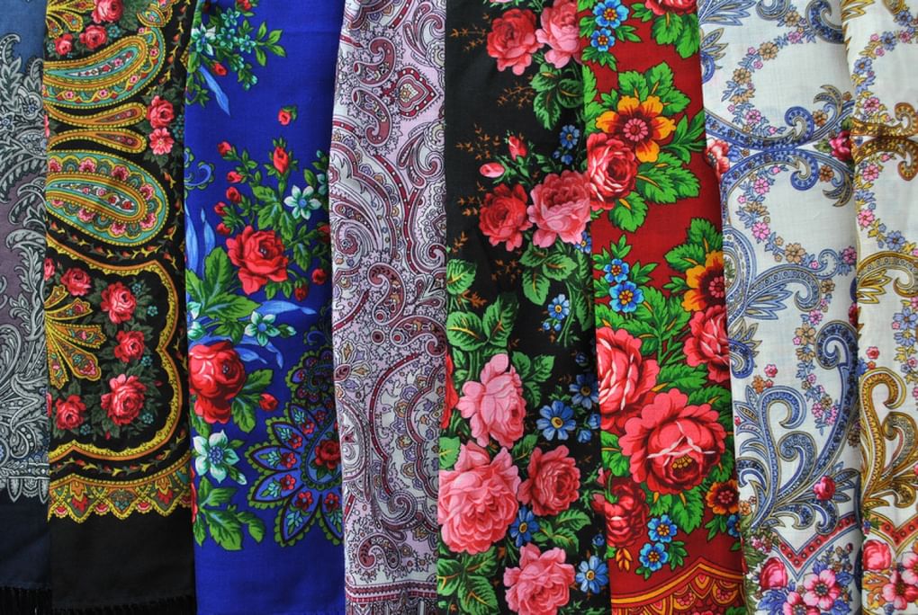 Павловопосадские платки. Фотография: lana1501 / фотобанк «Лори»