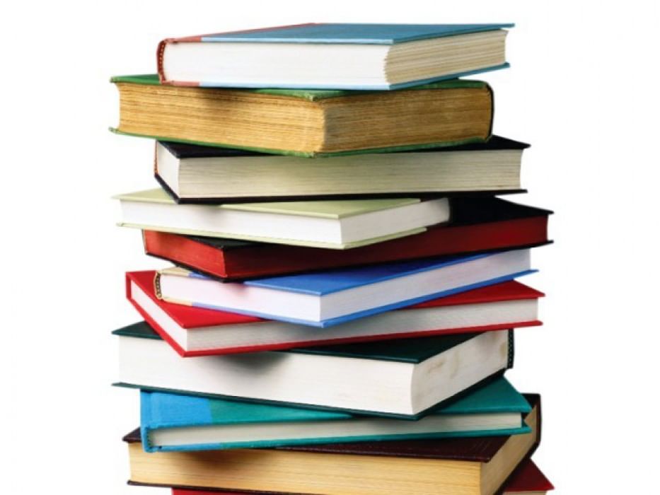 Стопка книг и ручка. 3д модель стопка учебников. Книги на белом фоне без авторских прав. Подставка для книг, учебников.