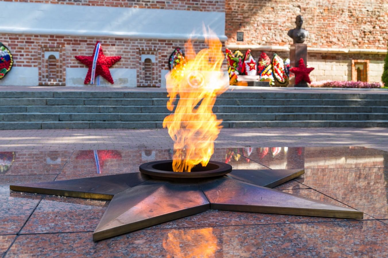 Памятники с вечным огнем Великой Отечественной войны