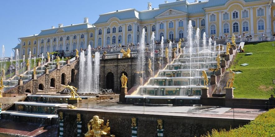 Основное изображение для учреждения Большой дворец и Большой каскад в Петергофе