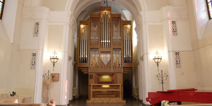 Основное изображение для учреждения Концертный зал органной и камерной музыки Вятской филармонии имени П.И. Чайковского