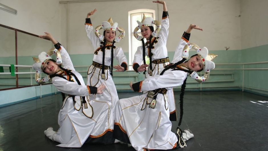 Основное изображение для статьи Государственный театр танца Калмыкии «Ойраты»