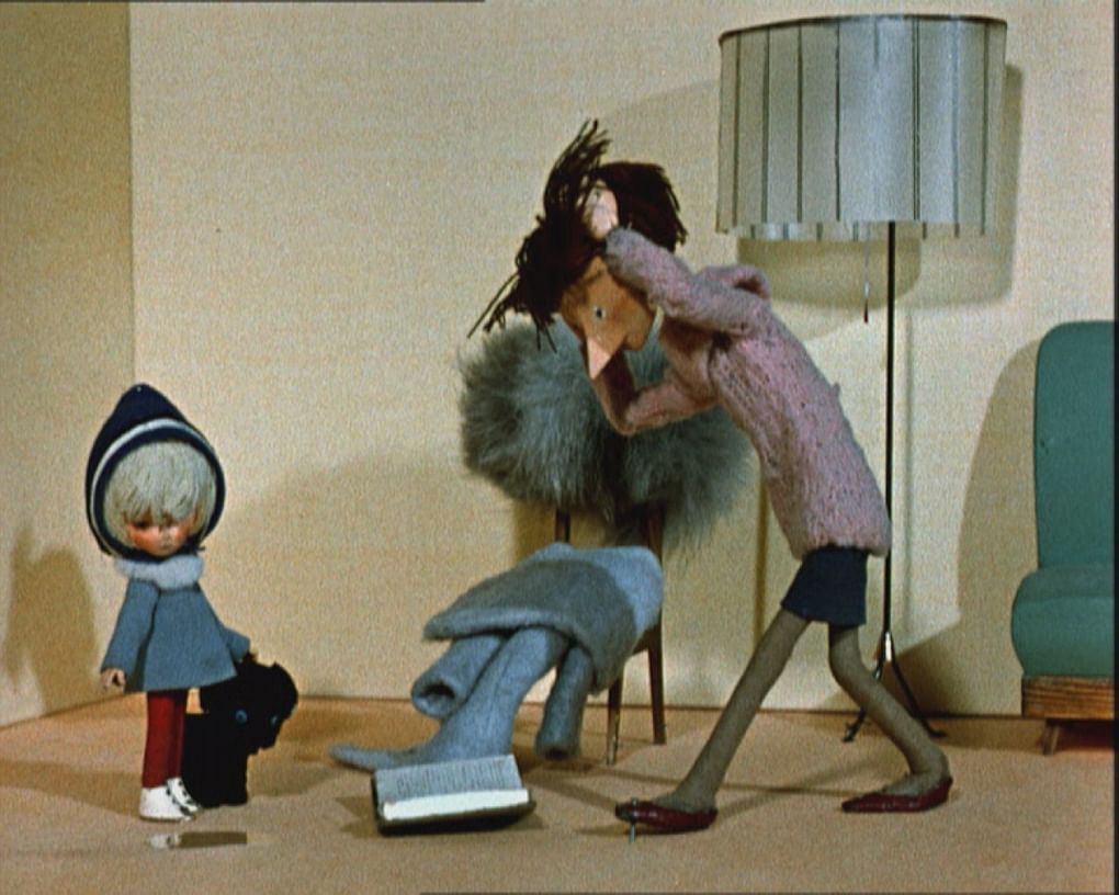 Кадр из мультфильма «Варежка»