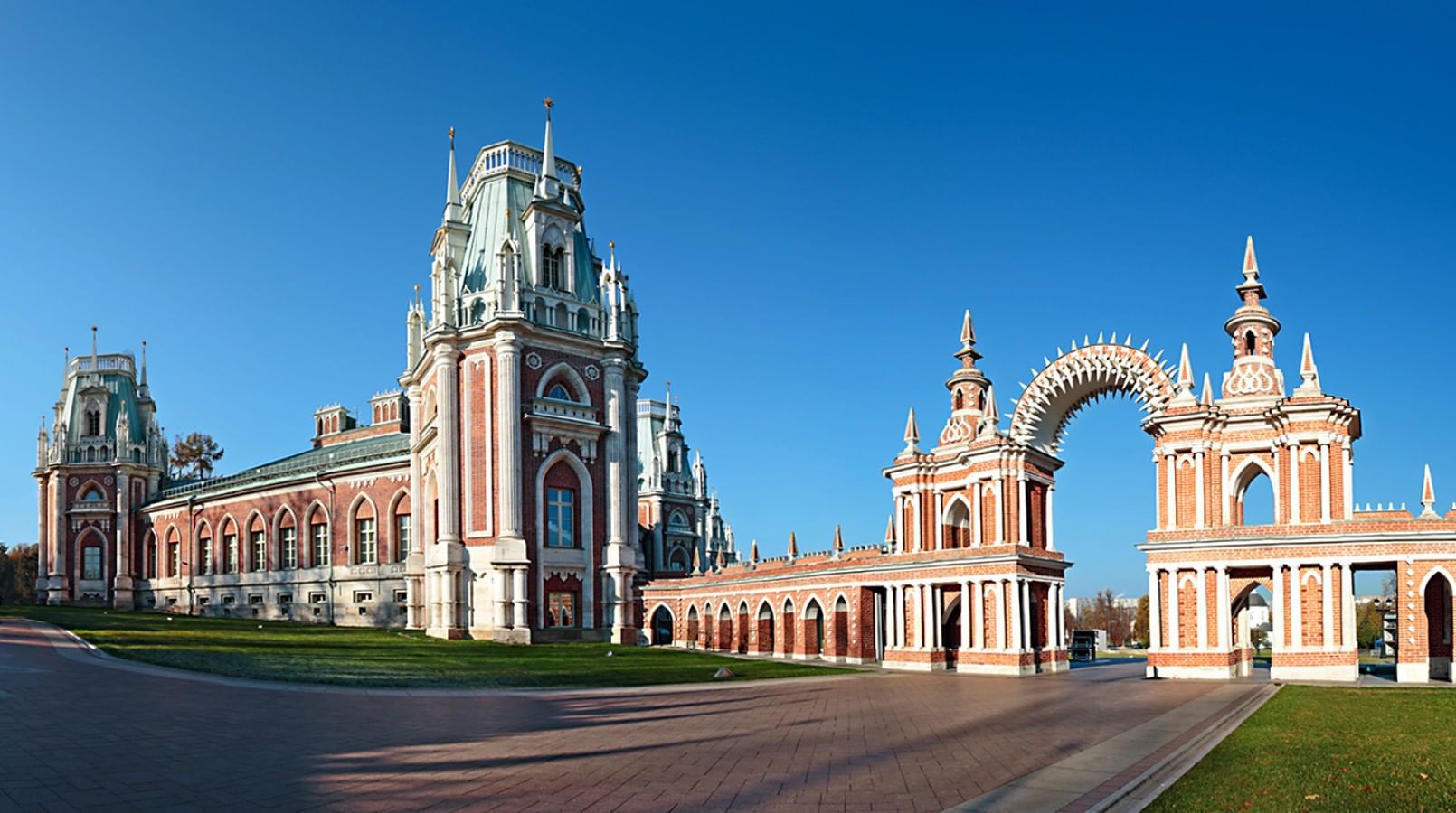 Псевдоготика в архитектуре