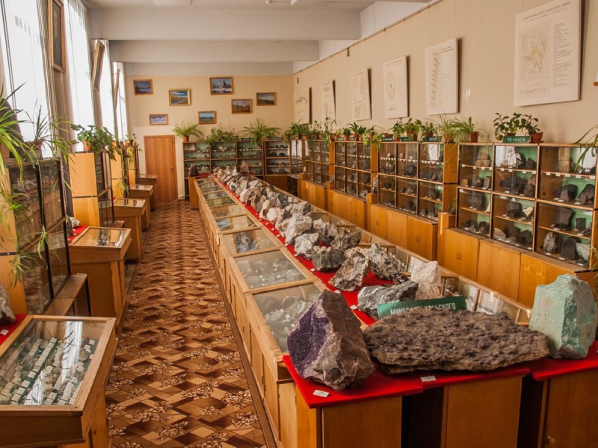 Музей геологии и минералогии им. и.в. Белькова