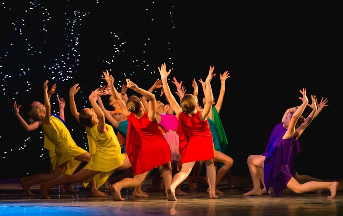 Творческие танцевальных коллективов. Танцевальный коллектив. Магия танца. Танц коллективы. Танцы коллектив.