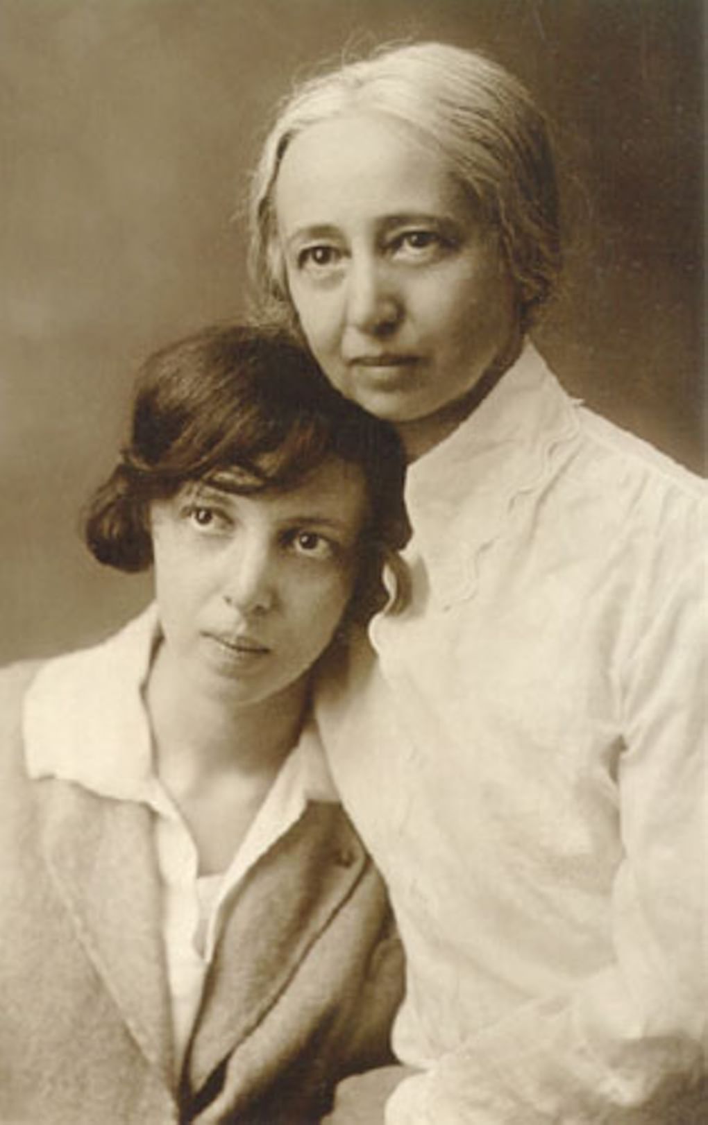 Нора Галь с матерью Фредерикой Гальпериной. Апрель 1934 г.