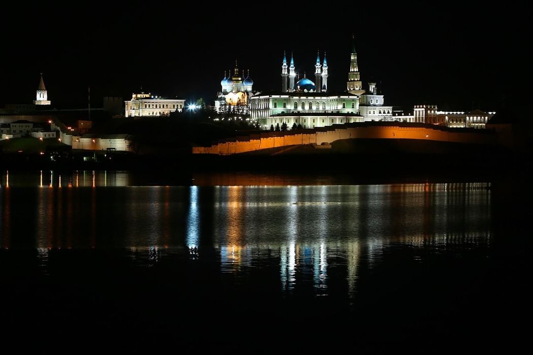 Казань ночью. Ночной Кремль Казань. Кремль Казань ночью. Кремль Казань фото ночью. Ночная Казань 4к.