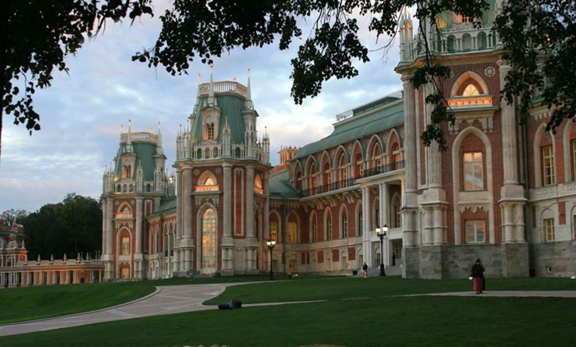 Парки музеи усадьбы москвы. Царицыно (дворцово-парковый ансамбль). Музей усадьба Царицыно. Дворцовый комплекс Царицыно в Москве – Баженов. Царицынский Дворцовый ансамбль.