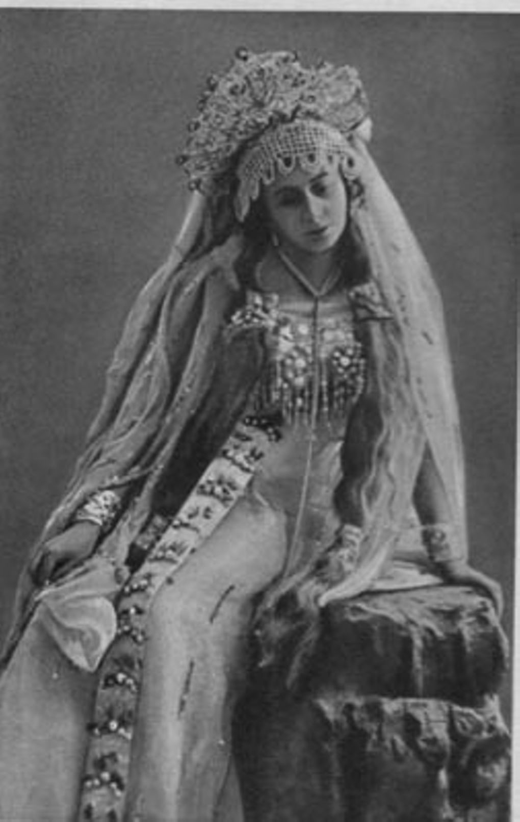 Антонина Нежданова в образе Волховы из оперы «Садко»