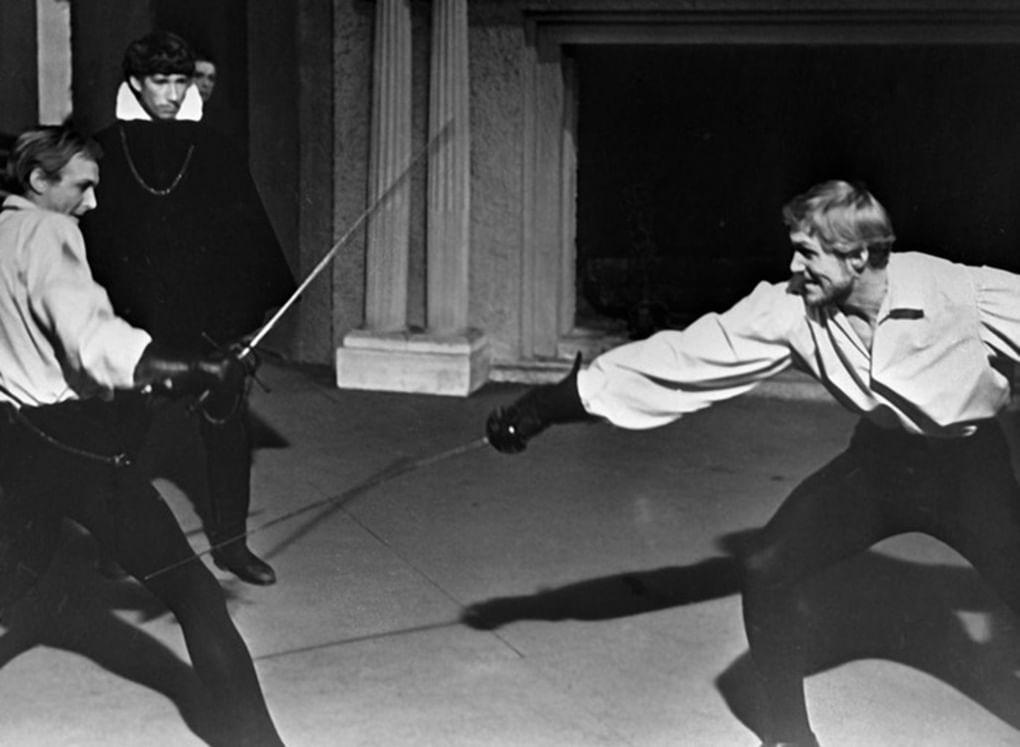 Кадр из фильма «Гамлет» (1964)
