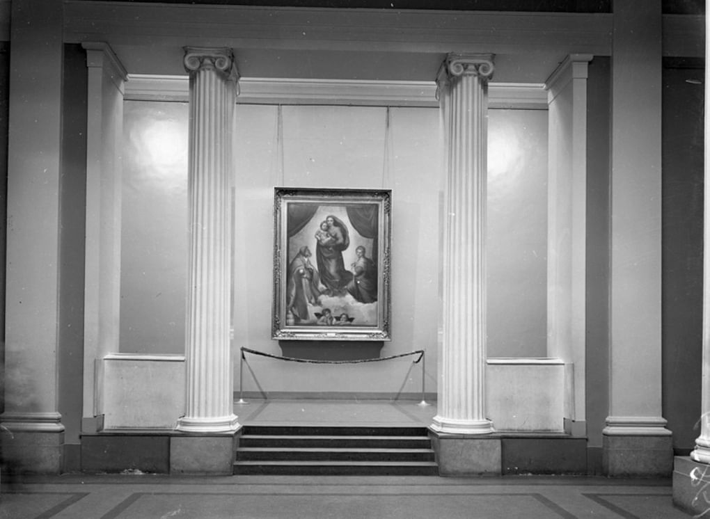 «Сикстинская Мадонна» на выставке в ГМИИ. 1955 год