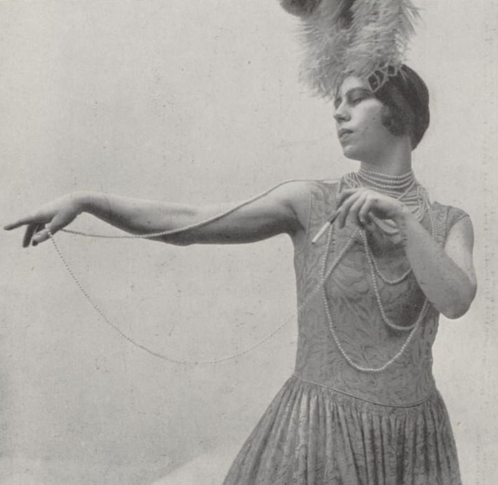 Бронислава Нижинская в балете «Les Biches» («Лани»). 1924. Фотография: pinterest.com