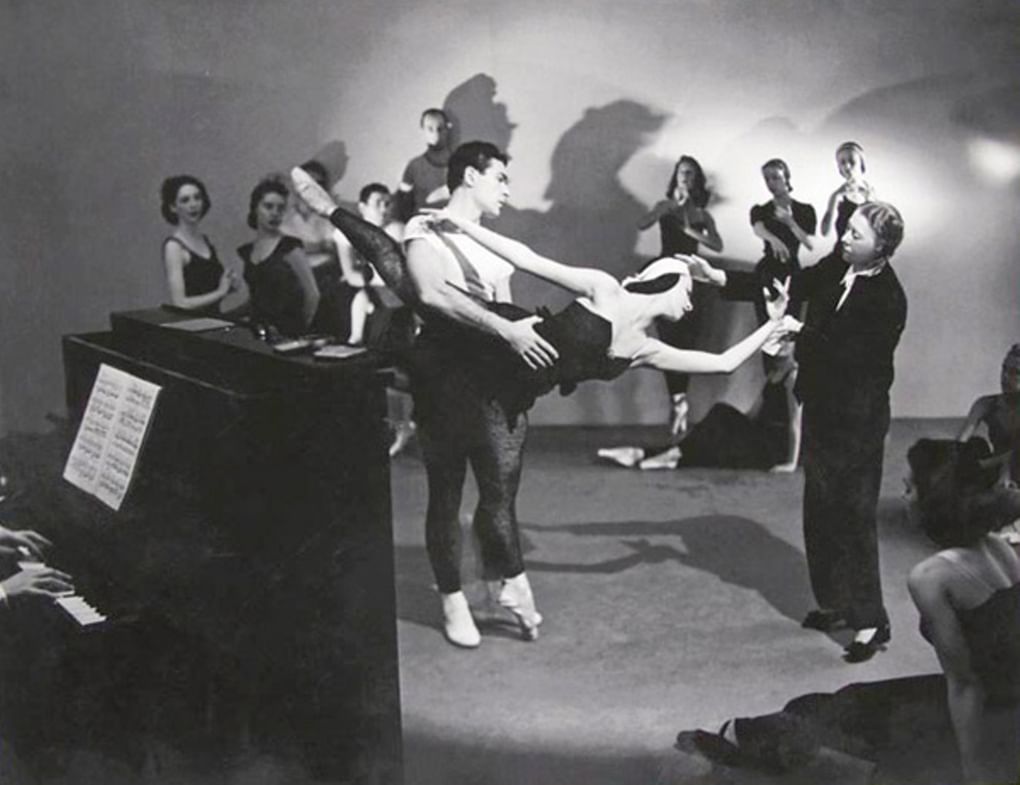 Бронислава Нижинская с учениками. Фотография: John Rawlings, 1935