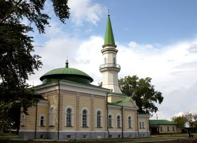 Мечеть-медресе деревни Ембаево вТюменской области