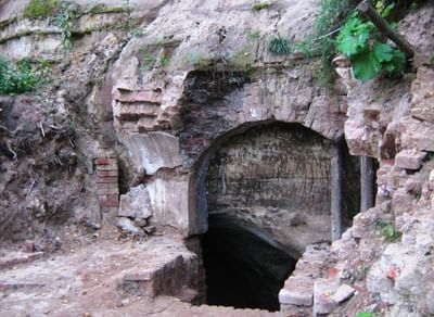 Доложская пещера в Ленинградской обл.