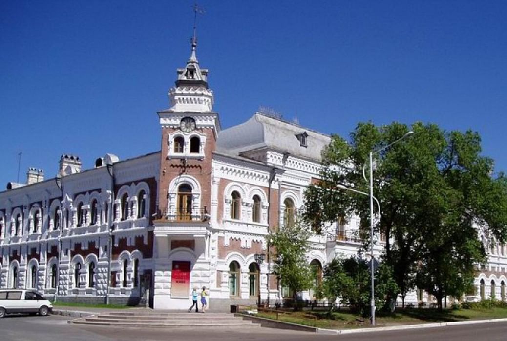 Амурская обл благовещенск. Амурский областной краеведческий музей им г.с Новикова-Даурского. Краеведческий музей Благовещенск. Амурский областной краеведческий музей. Амурский краеведческий музей Благовещенск.