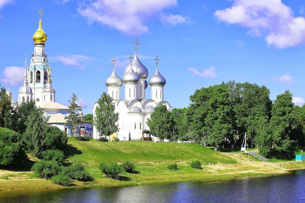 Г вологда. Вологда города Вологодской области. Вологда Кремль река. Город Вологда достопримечательности. Лето в Кремле Вологда.