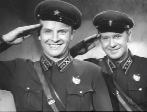 Кадр из художественного фильма Ивана Пырьева «В 6 часов вечера после войны» (1944)