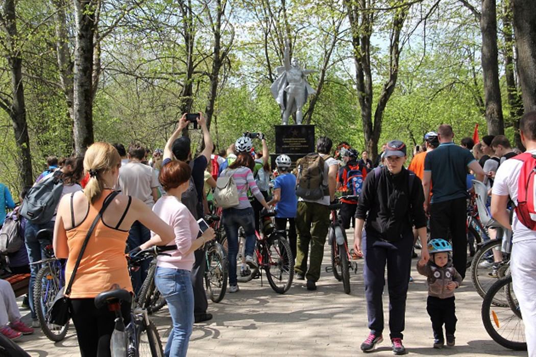 День Победы велосипед. С днем Победы Зеленоградск. Велоэкскурсия. Вело 9 мая.