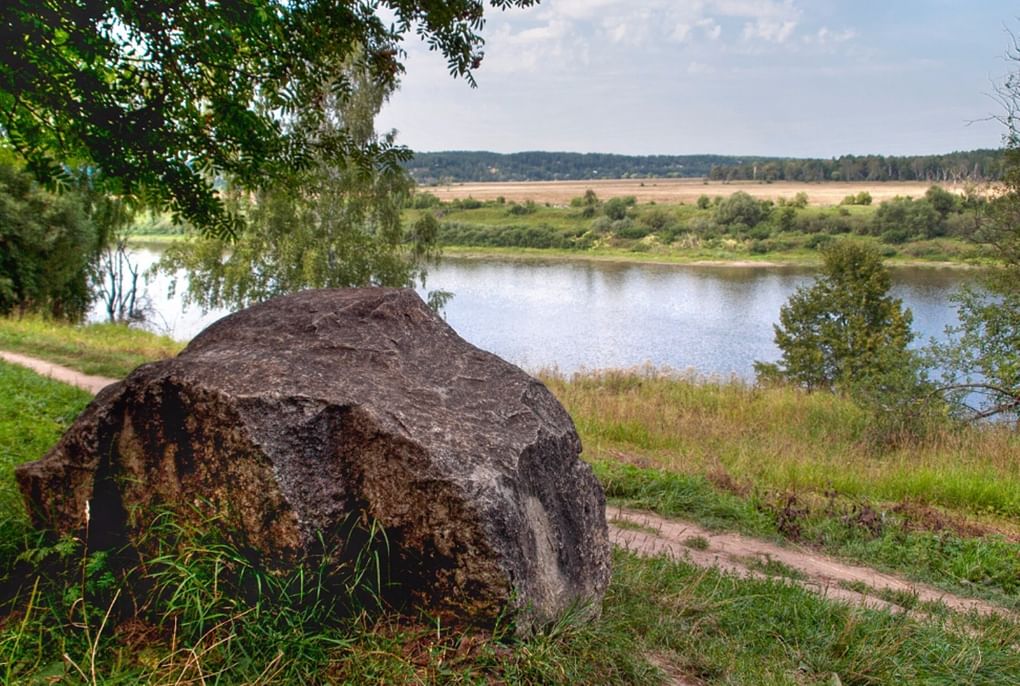 Кенотаф Марины Цветаевой. Фотография: stihi.ru