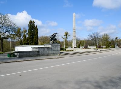 Памятник 1200 гвардейцам