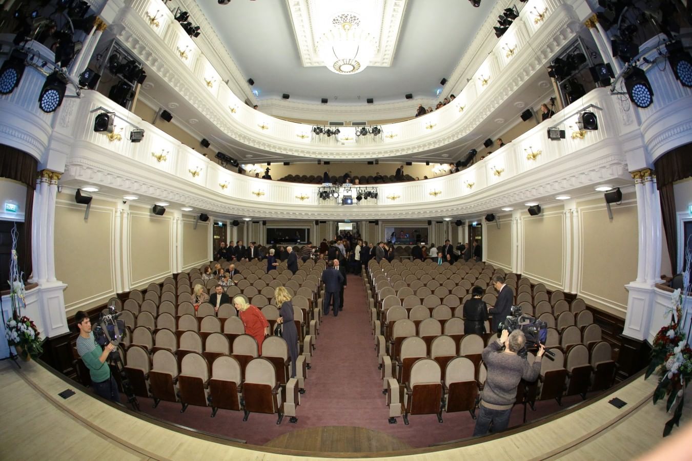 театр имени пушкина