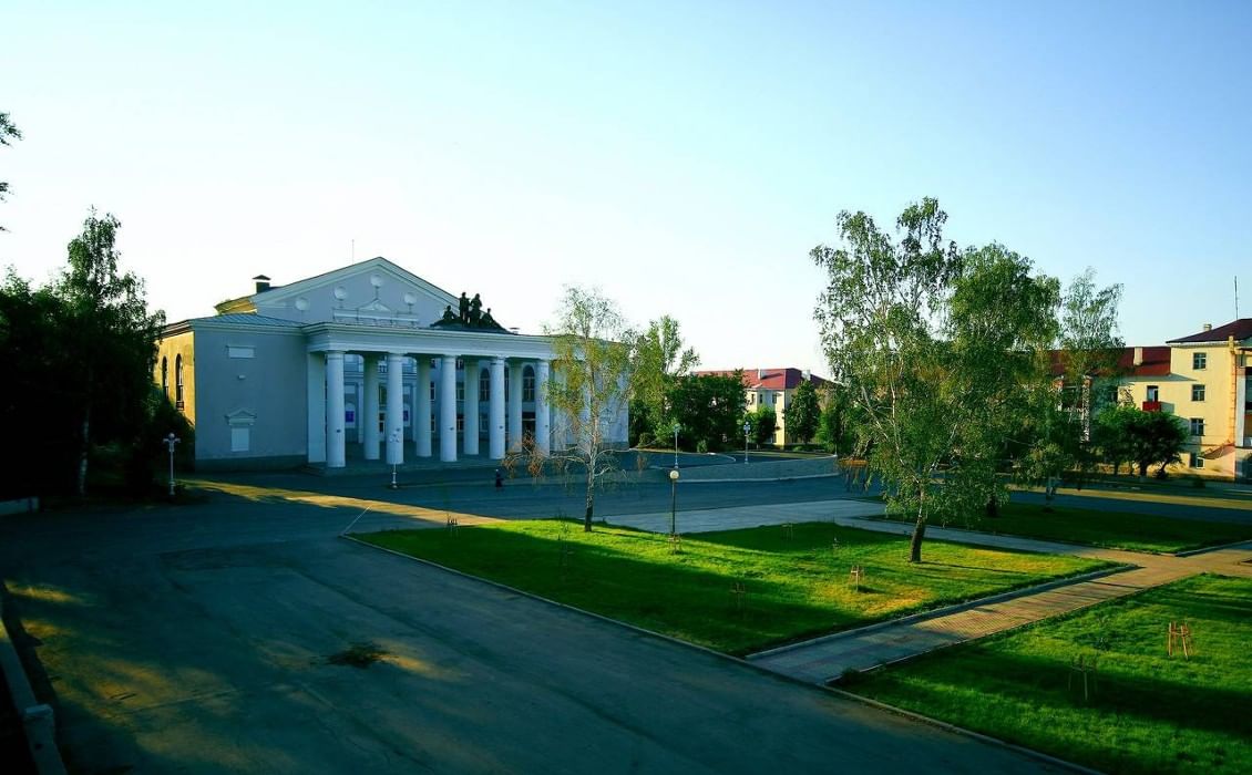 Медногорск оренбургская область. ДК Металлург Медногорск. Дворец культуры Медногорск. Медногорский городской музей, Медногорск.