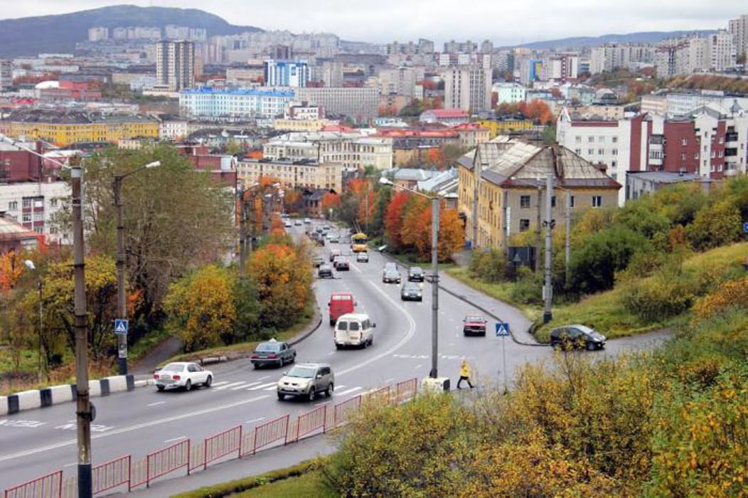 Мурманск улицы. Мурманск улица Ленина. Мурманск Центральная улица. Город Мурманск достопримечательности.