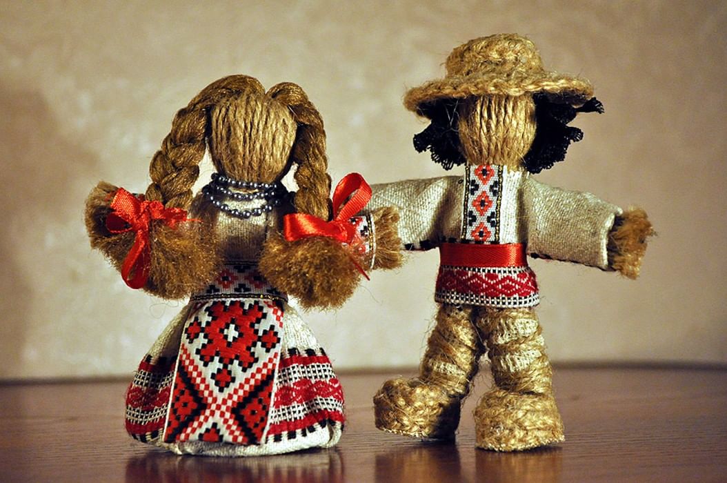 Народная игрушка оберег. Тряпичная кукла народная Чувашская. Обережная кукла чуваш. Удмурские куклы обереги.
