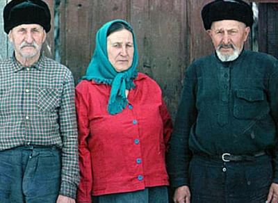 Выдающиеся народные исполнители казачьих протяжных песен Т.Р. Миронов и К.Л. Морозов из станицы Червлённая Чеченской Республики