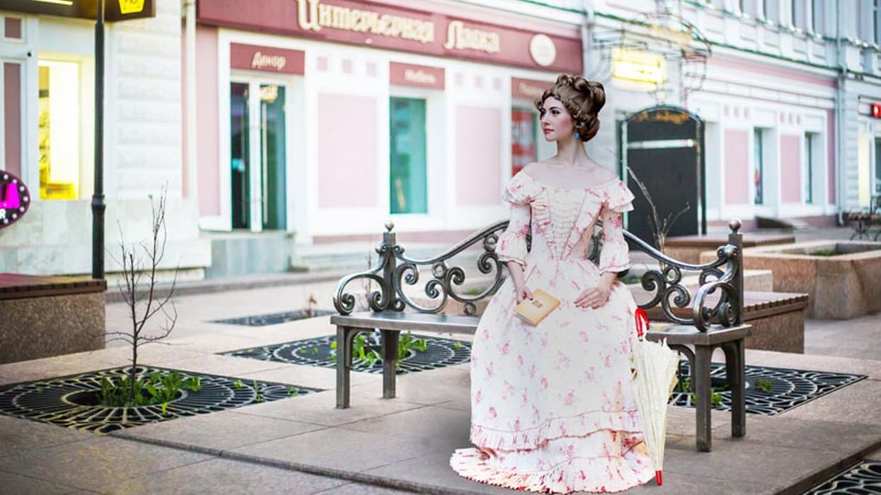 Фотосессия омск. Омск Любинский проспект Любочка. Город Омск Любинский проспект скульптуры. Люба на Любинском проспекте. Любинский проспект Омск история Любочка.