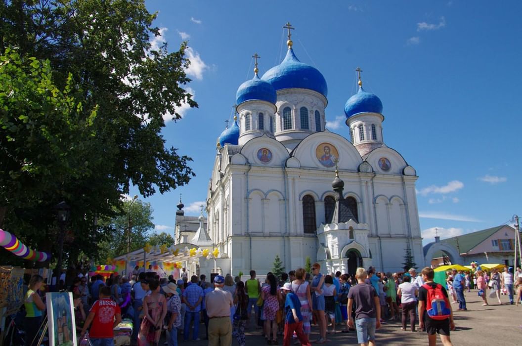 Дмитровская область рогачево погода. Рогачевский храм Дмитровский район. Рогачёво Дмитровский район достопримечательности. Рогачево достопримечательности. Село Рогачево площадь.