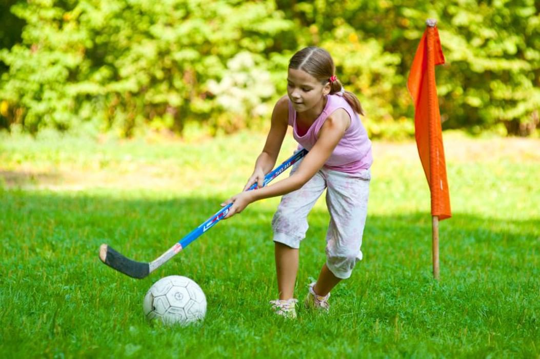 Игры на улице для детей 6 лет. Лето дети спорт. Спортивные игры на улице. Детский спорт на улице. Спортивные игры летом.