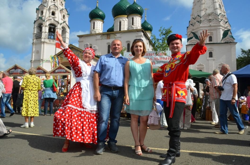 Ярославская ярмарка. Ярмарка в Ярославле. Ярмарка Ярославль на Советской. Заволжская ярмарка Ярославль.