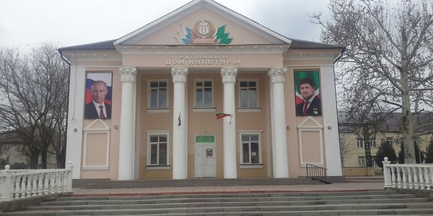 Основное изображение для учреждения Шелковской районный дом культуры
