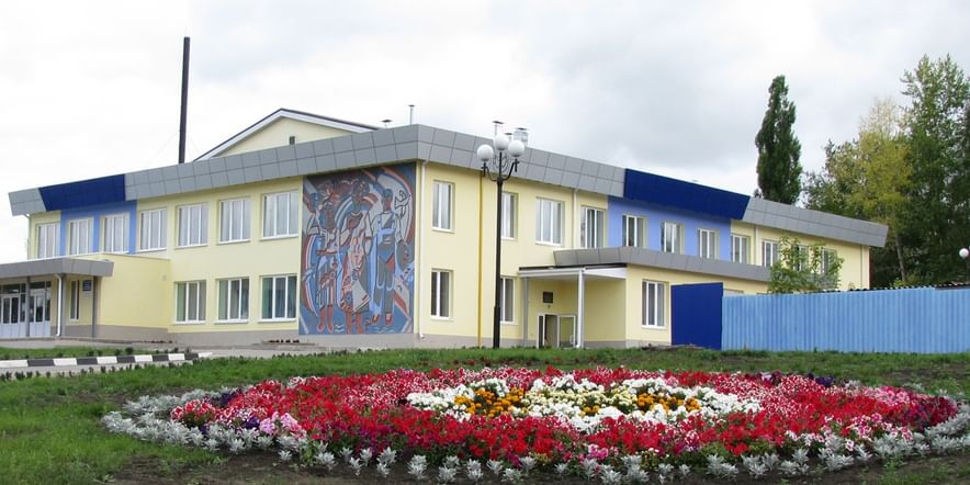 Основное изображение для учреждения Большетроицкий центр культурного развития