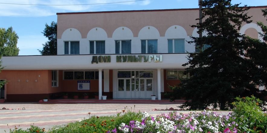 Основное изображение для учреждения Новоуколовский центр культурного развития