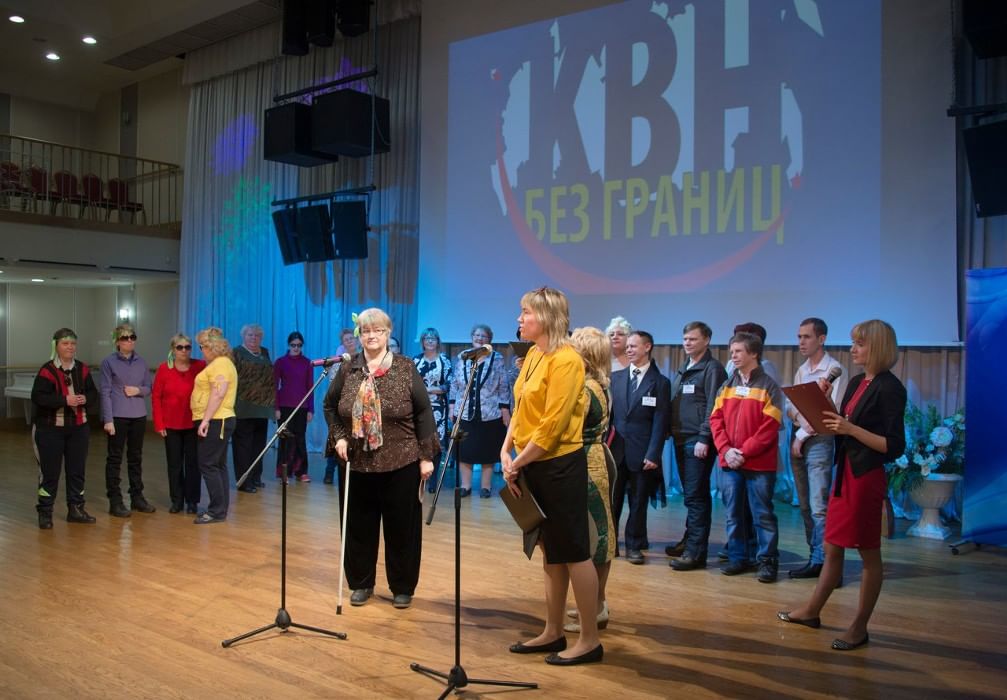 Фестивальный зал ДК Кирова. Конкурсы КВН. Скамейка КВН В Мурманске. ДК Кирова Мурманск Фестивальный зал.