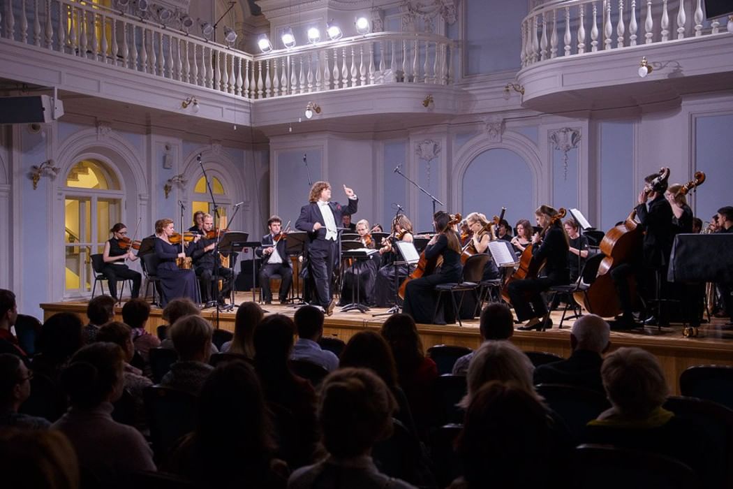 Консерватория концерты. Камерный оркестр Московской консерватории. Малый зал Московской консерватории. Концертный зал консерватории оркестр. Камерный оркестр Московской консерватории состав.