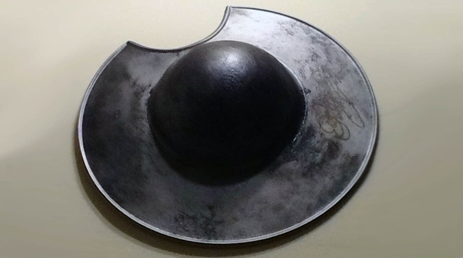 шлем испанских конкистадоров. шлем дон. конкистадор морион шлем. медный таз шлем дон-кихота. дон кихот из дерева.