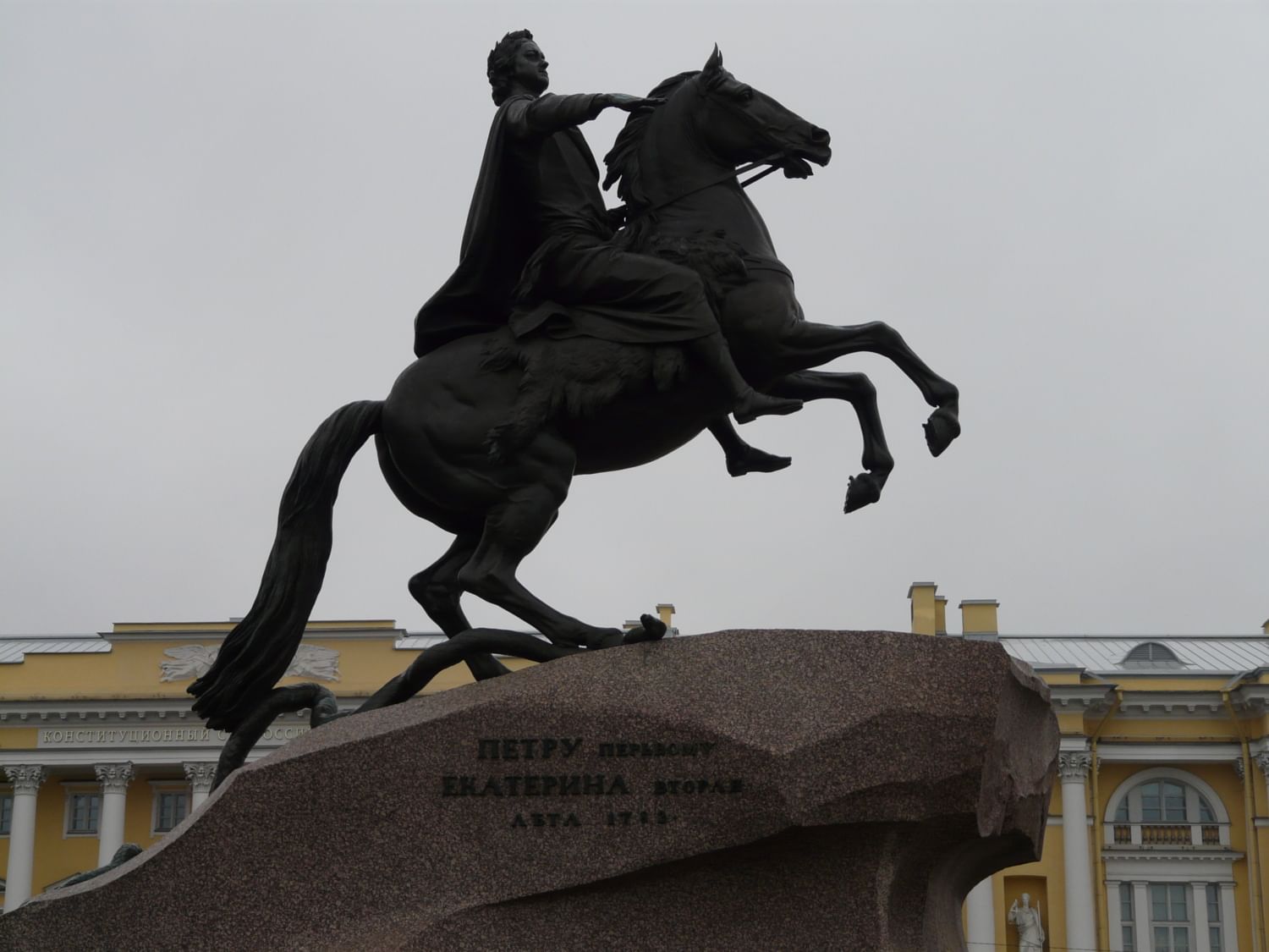 В чем современность медного всадника