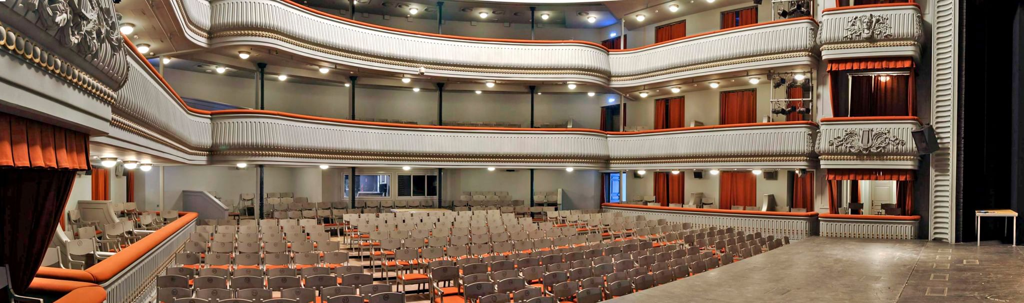 театр луначарского зал